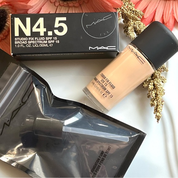 MAC *Bundle* Studio Fix Foundation N4.5 + PUMP *DISCONTINUED* - Picture 9 of 12
